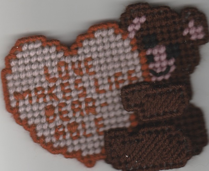 LOVE MAKES LIFE BEAR-ABLE -- MESSAGE MAGNET IN PLASTIC CANVAS