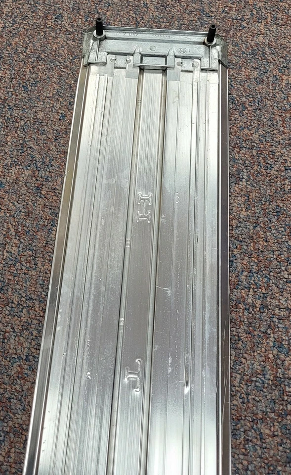 Plymouth Belvedere II 1966 camioneta cromo puerta trasera acabado panel 2605466. Foto 4 de 4