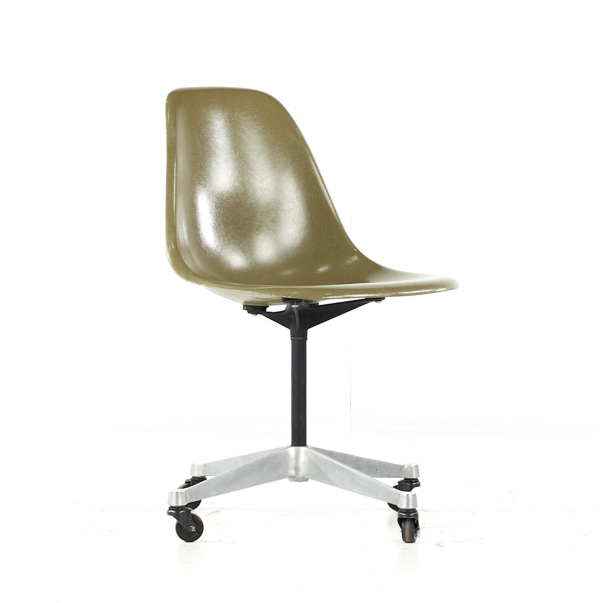 Charles and Ray Eames for Herman Miller Mid Century Wheeled Shell