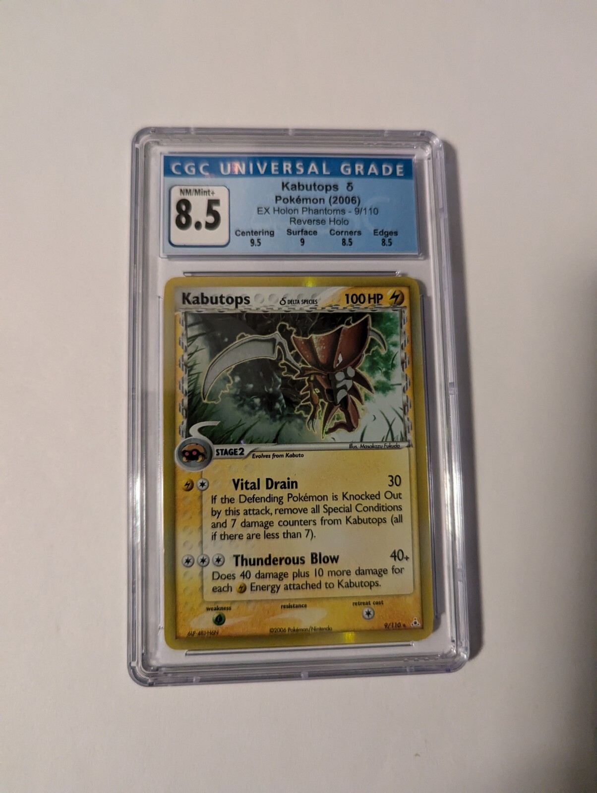 CGC 8.5 KABUTOPS Reverse Holo Delta Species EX Holon Phantoms #9 Pokemon 2006