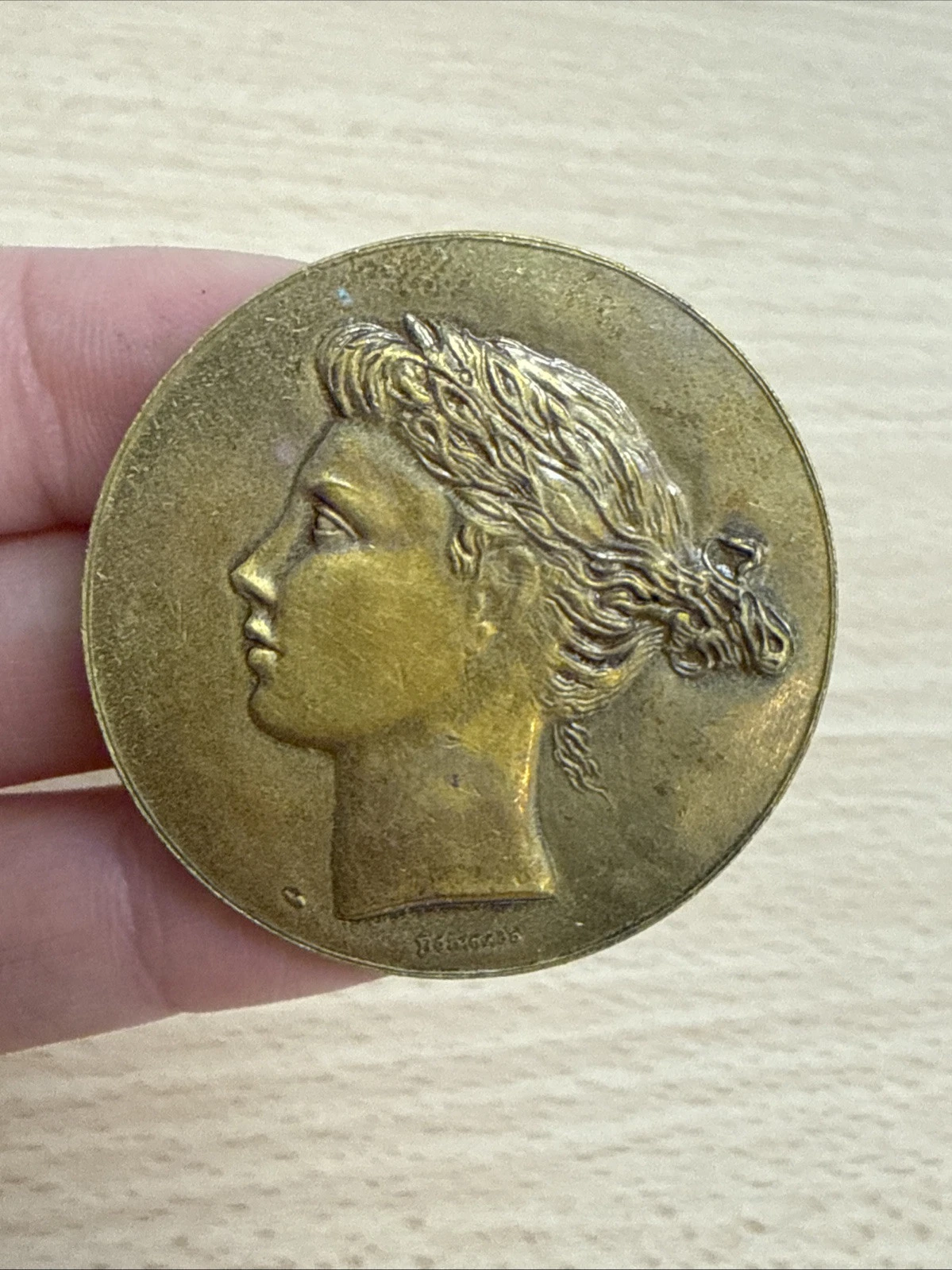 Médaille Alliance France Par Belmondo