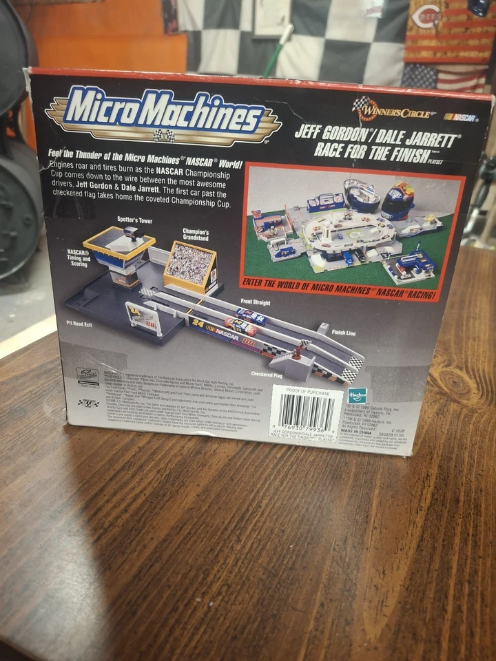 Juego MicroMachines Winners Circle Jeff Gordan y Dale Jarrett 1999 Foto 2 de 4