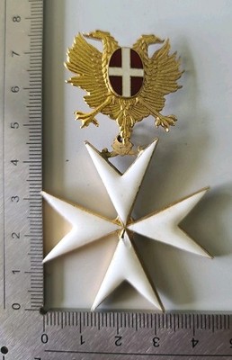 Unknown Medal Maltese Cross & Cross Of  St George