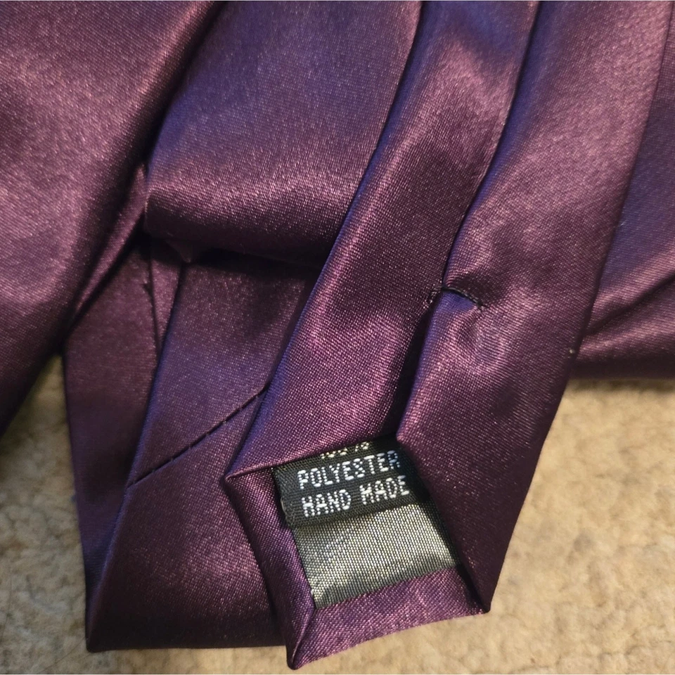 Paquete de corbata de satén púrpura para hombre Foto 4 de 4