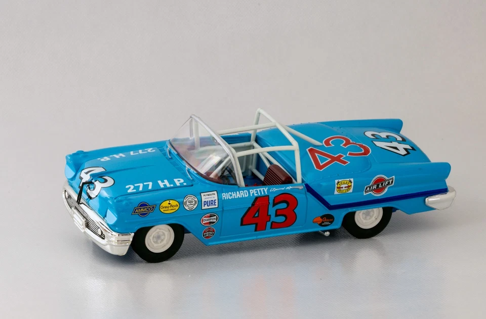 RICHARD PETTY 1957 #43 OLDSMOBLIE CONVERTIBLE 1/24 NASCAR DIECAST - Image 2 of 2