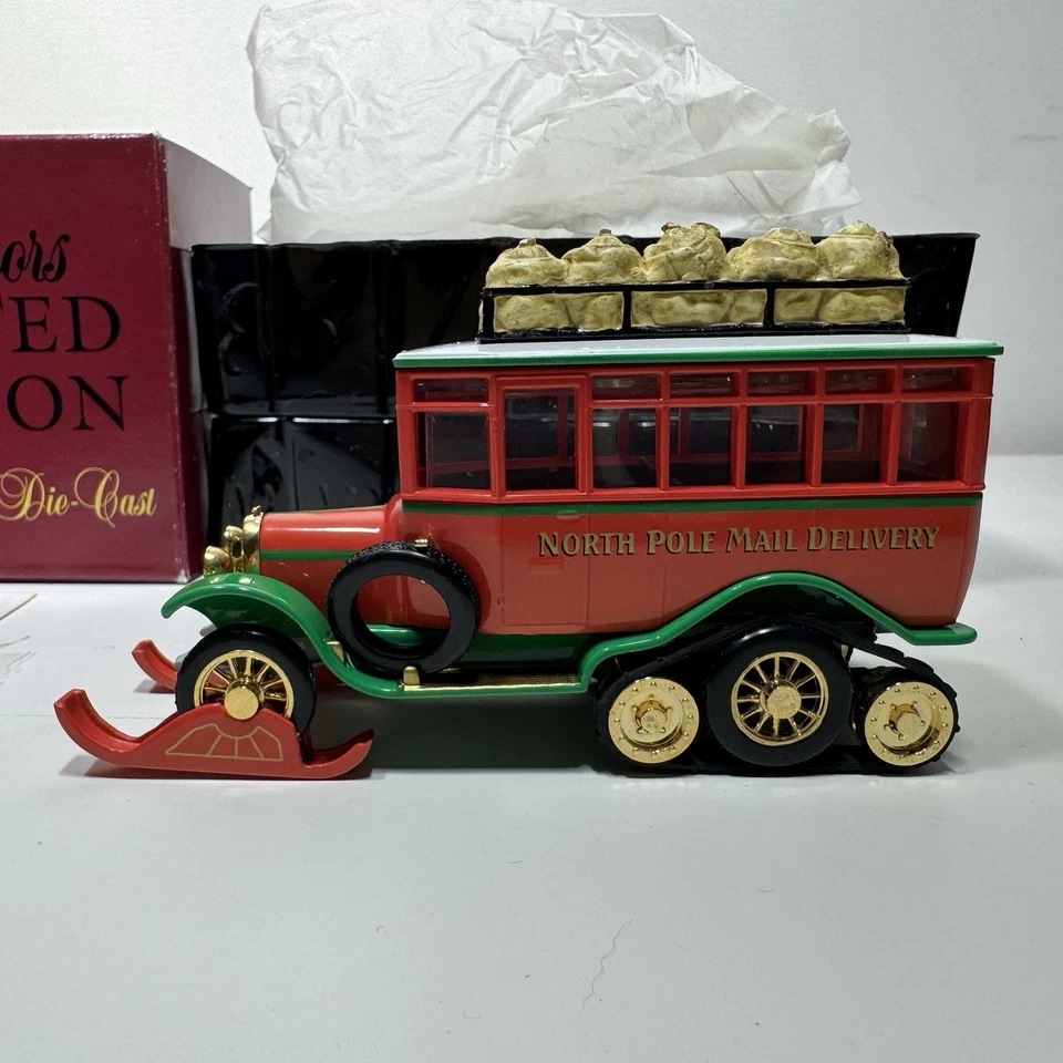 Matchbox Models of Yesteryear YYM36793 Scania-Vabis Post Bus North Pole NIB COA - Image 4 of 4