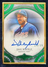 Dave Winfield 2022 Topps Transcendent Gold Autograph Issue /15 Green. #TCA-DW