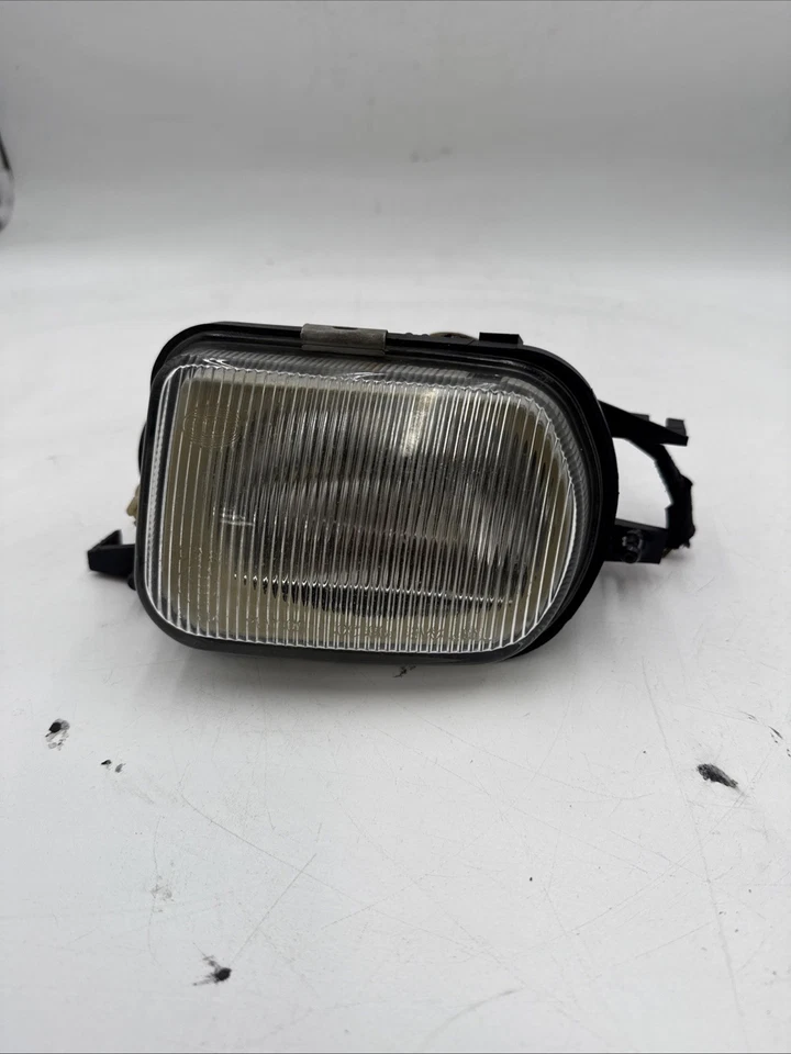 Faro antiniebla derecho Mercedes SLK230 2001 151000-00 OEM Foto 3 de 4