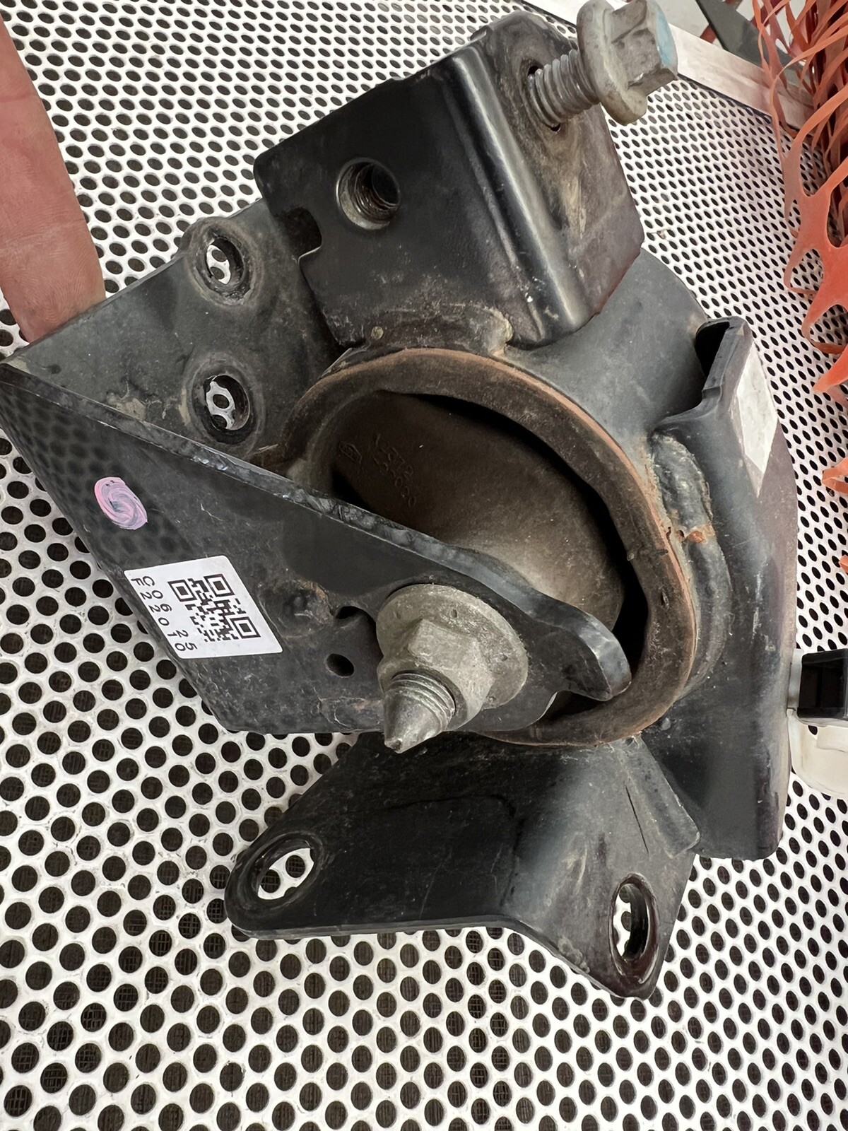 2006 Lotus Elise Engine Mount