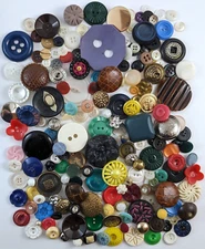3+ Pounds Sewing Buttons Mixed Materials Sizes Colors Vintage And Modern Lot 5