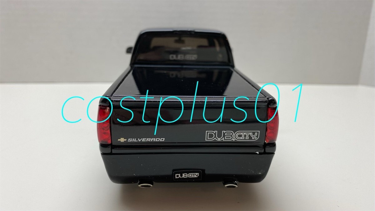 ミニカー Jada Toys DUB City 2002 Chevy Silverado JADA DUB CITY