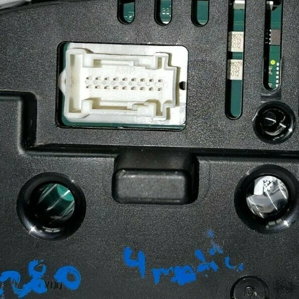 Mercedes Benz C280 2004 Speedometer Instrument Cluster 2035409147 Used - Image 3 of 4