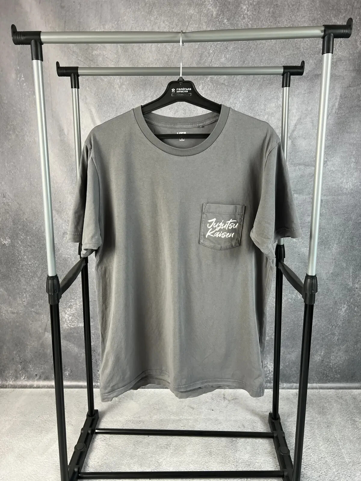 Uniqlo x Gojo Satoru Anime T-Shirt for Men - Size Medium  