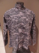 US ARMY Issue Digital Camo Military Combat Jacket Paintball Mens sz Small Short