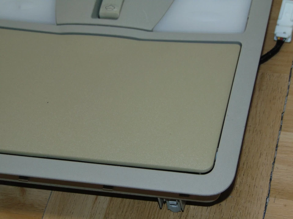 2007-13 INFINITI G25 G35 G37 SEDAN CÚPULA TETO TETO SUPERIOR MAPA LÂMPADA CONSOLE I2 - Imagem 2 de 4