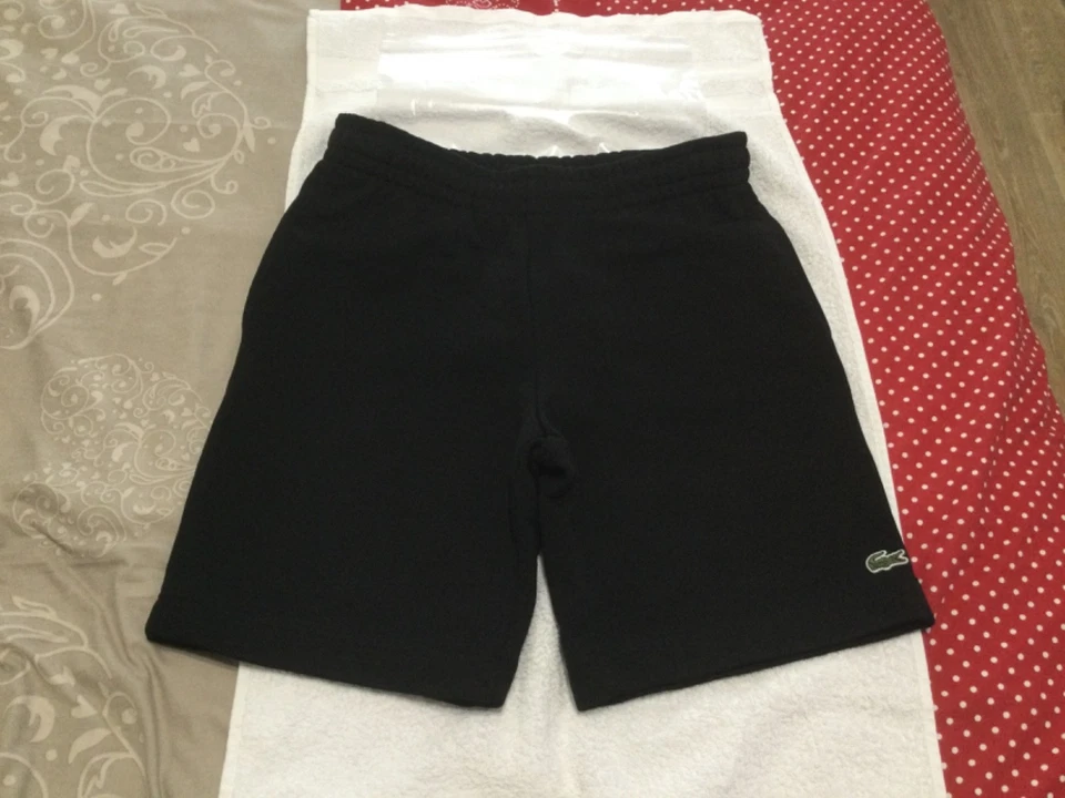 SHORT HOMME LACOSTE MOLLETON DE COTON TAILLE 4 (M) OCCASION COMME NEUF - Photo 1/4