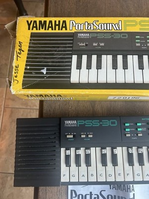 Yamaha Portasound PSS-30 key Portable Electric Keyboard w/ Box