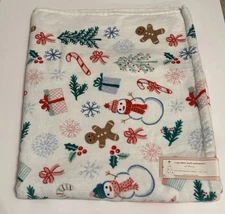 Cupcakes And Cashmere Cotton Bath Towel 28x54 In Snowman Gingerbread Man Holiday