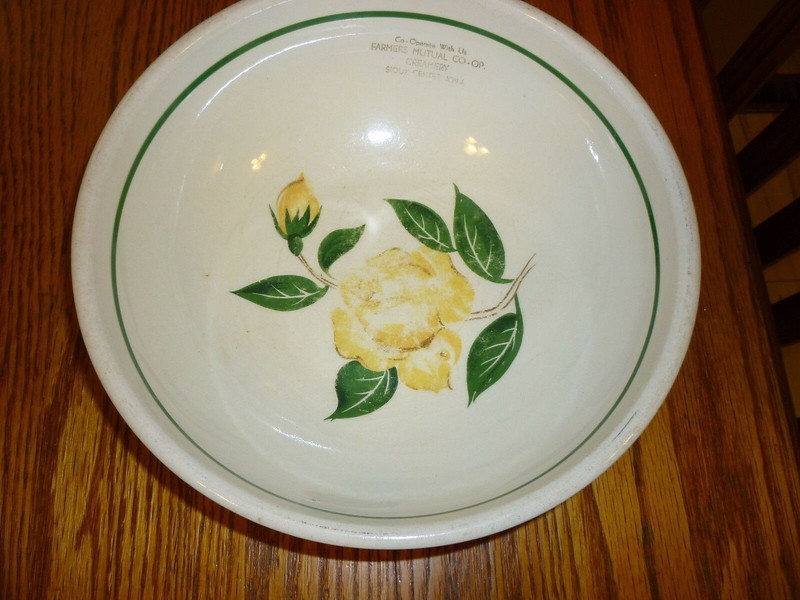 Collectible "Farmers Mutual Co-op Creamer - Sioux Center, Iowa" Serving Bowl ..