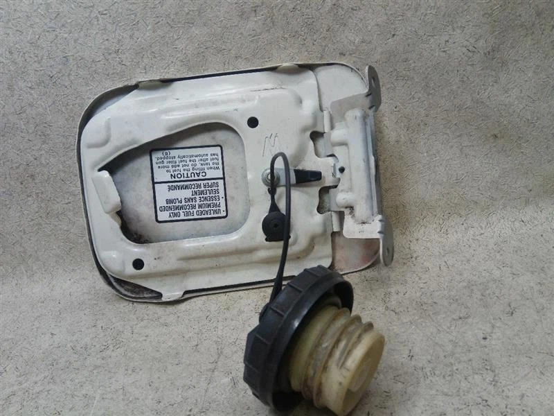 Llenador de combustible para puerta de gasolina compatible con 2000 2001 2002 2003 2004 Subaru Legacy O139-187158 Foto 4 de 4