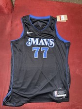 Luka Doncic Dallas Mavericks 2023-24 Nike City Edition Jersey Large 48