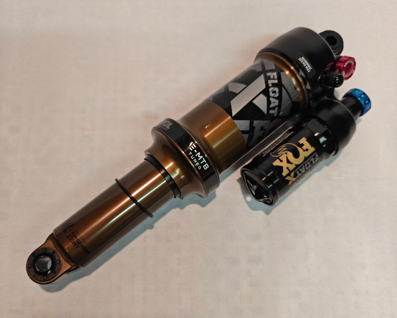 FOX Float X Factory 2025 rear shock. 230x65mm. Kashima coating. 2-pos lever.