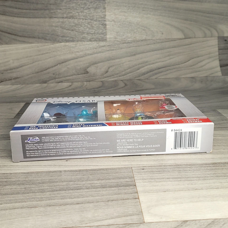 Pacote com 10 bonecos miniaturas de metal Disney & Pixar Nano Mickey Minnie - Imagem 3 de 4