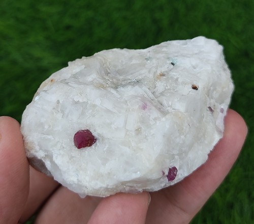 Natural red ruby crystal on matrix specimen - Collectable Minerals healing rock - Picture 2 of 4