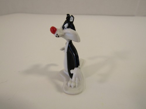 VINTAGE 1997 WARNER BROS SYLVESTER THE CAT 2" PVC FIGURE CAKE TOPPER - Picture 4 of 5