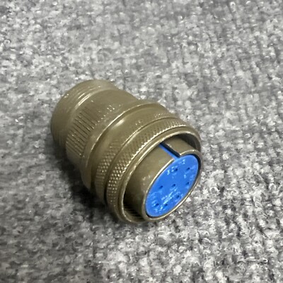 Amphenol 97-3106A-20-07S Straight Plug Connector 8 Pin New