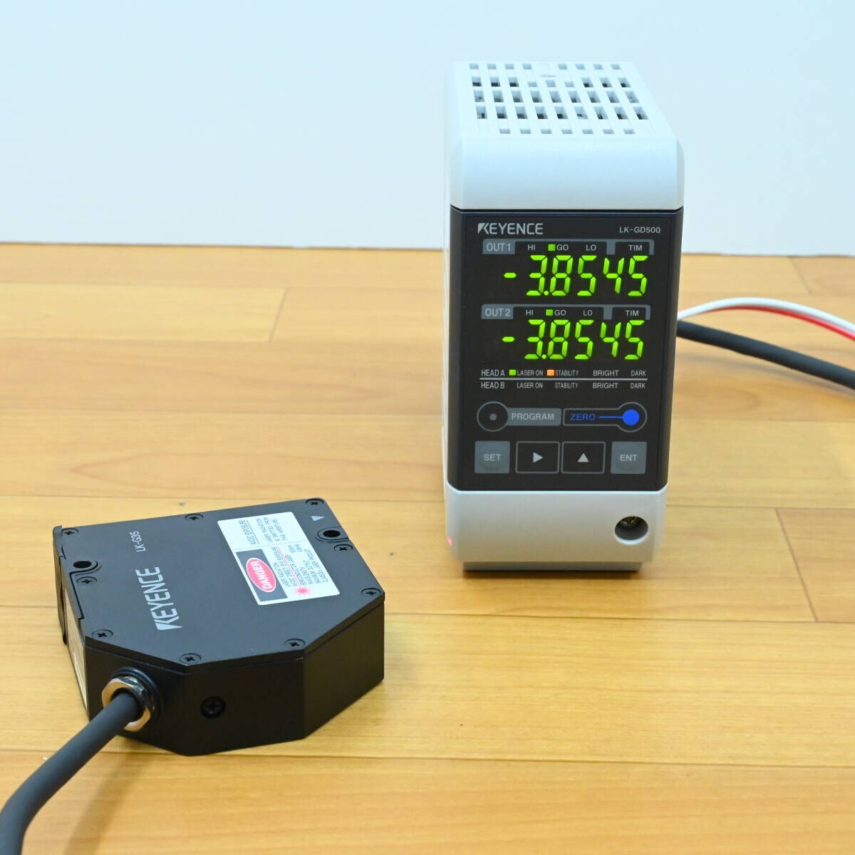 Misuratore di spostamento laser CCD ad alte prestazioni KEYENCE LK-G3000 (BR5 Misuratore di spostamento laser CCD ad alte prestazioni KEYENCE LK-G3000 (BR5