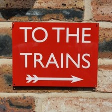 To The Trains Red Right Arrow Railway Sign | 20x15cm Aluminium Rail / Train Gift