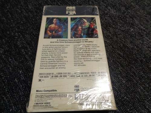 Predator {VHS} 1988 Arnold Schwarzenegger- Classic Film-Preowned - Picture 2 of 4