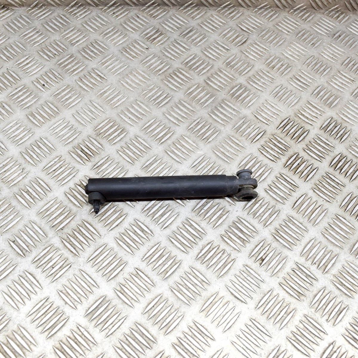 ③ BMW X5 F15 xDrive 25d Right Side Tailgate Lower Part Gas