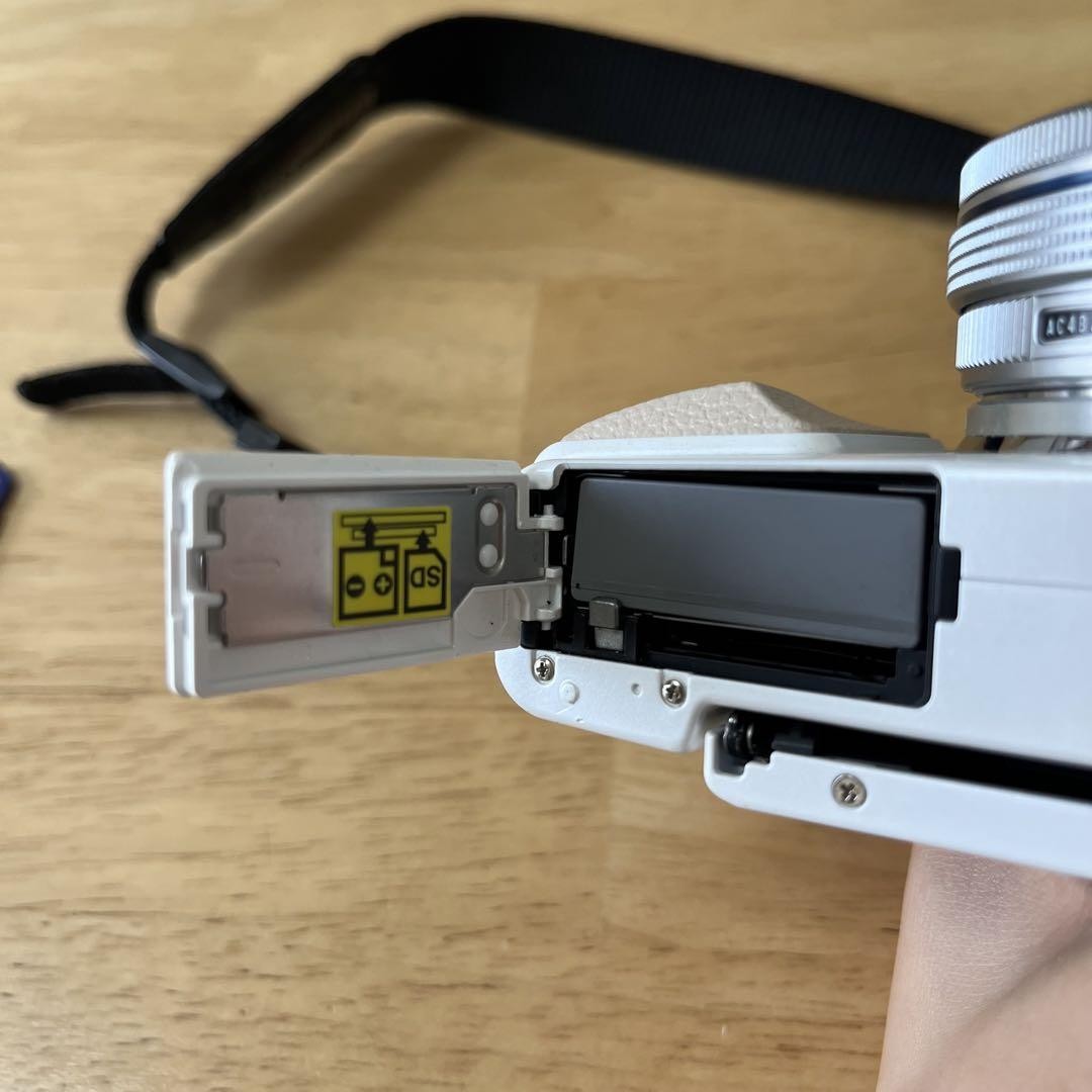 Used OLYMPUS PEN Lite E-PL7 White | eBay