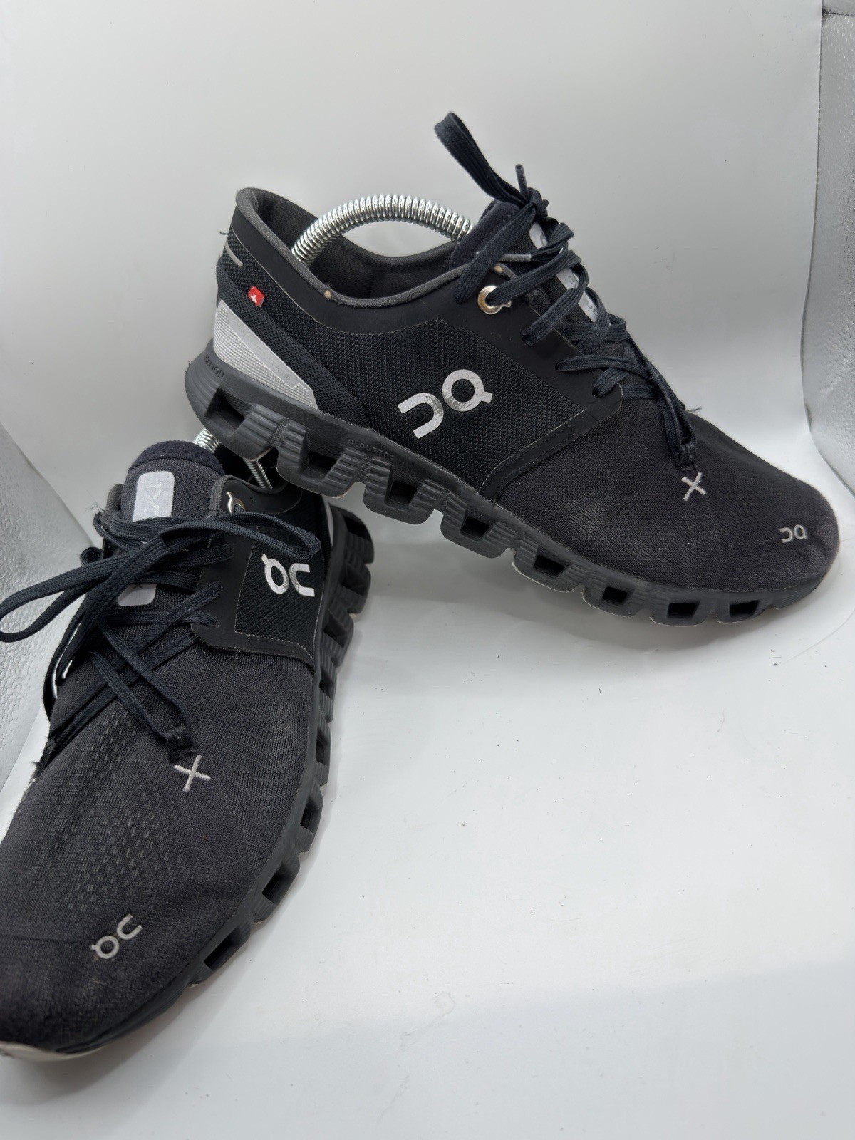 ON CLOUD RUNNING MAN - image 1