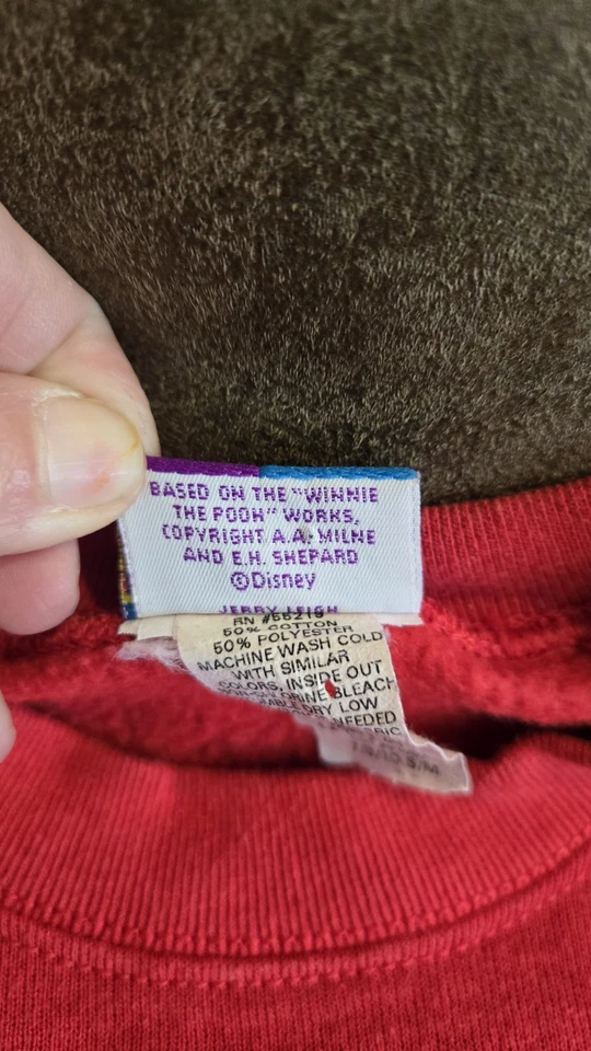 Sudadera De Colección Winnie The Pooh Niños Roja Años 90 Disney Jerry Leigh RARA Gráfica Foto 3 de 4