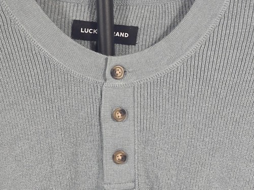 Neuf avec étiquette marque Lucky - Pull homme en tricot 1/4 boutonné - mousse de mer douce - moyen - Photo 7/16