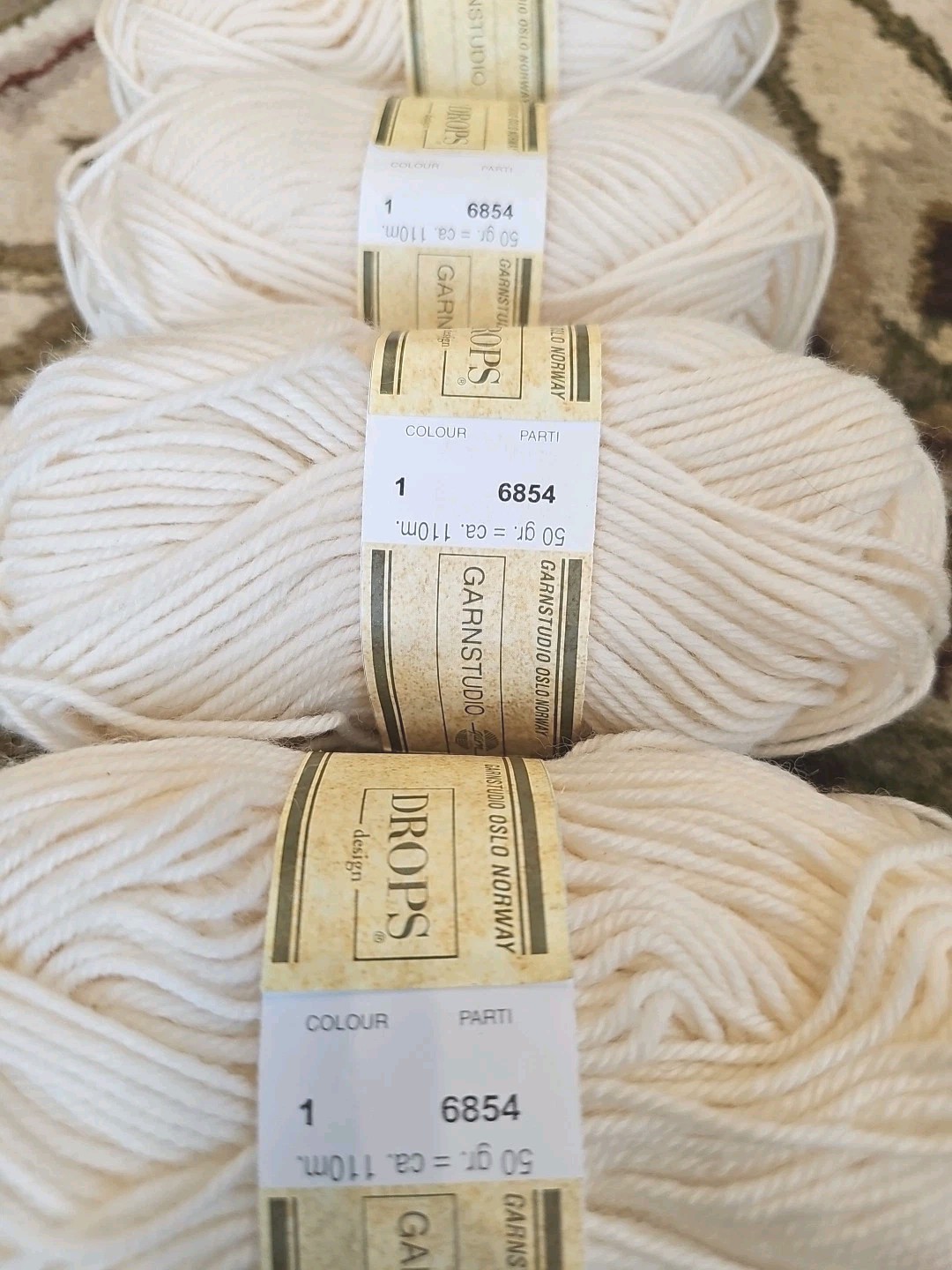 100% WOOL Lot of 5 SKEINS Superwash KARISMA Drops Yarn Color 1-Off White NEW