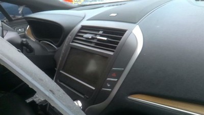 Info-GPS-TV Screen Display Dash Mounted Fits 15 MKC 31206008