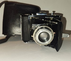 Excellent Zeiss Ikon Nettar 515 6x4.5 body with 7.5cm f/4.5 Anastigmat Skopar 