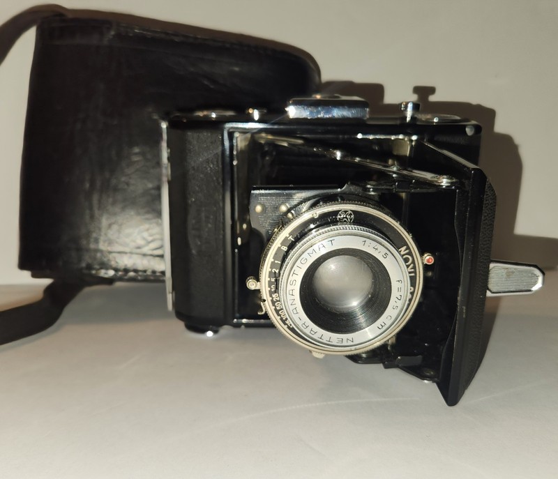 Excellent Zeiss Ikon Nettar 515 6x4.5 body with 7.5cm f/4.5 Anastigmat Skopar 