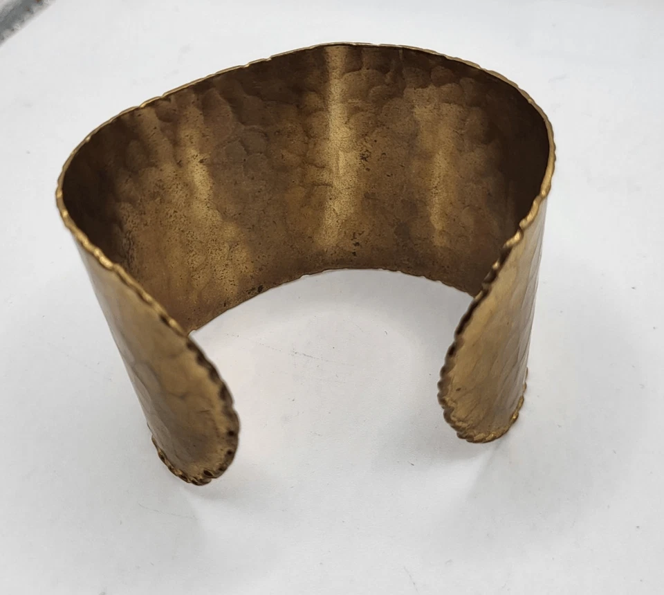 Brazalete Grueso Latón Martillado Bohemio Grueso Geoda Turquesa 2 pulgadas de ancho Foto 3 de 4