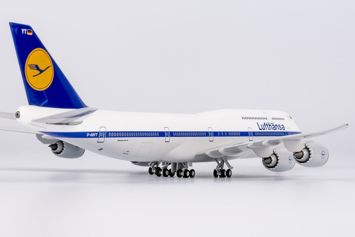 1:400 NG Models Lufthansa Plane Boeing 747-8 Diecast Aircraft