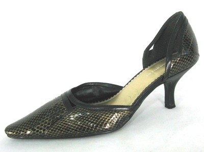 naturalizer kitten heels