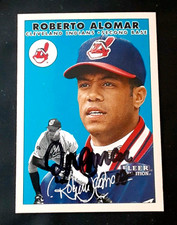Top 10 Roberto Alomar Baseball Cards 27