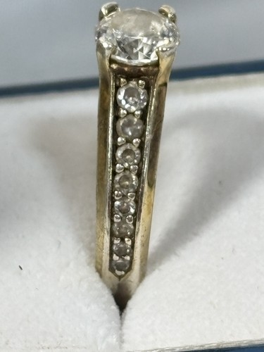Cubic Zirconia Gold Tone Engagement Ring - Bild 10 von 16
