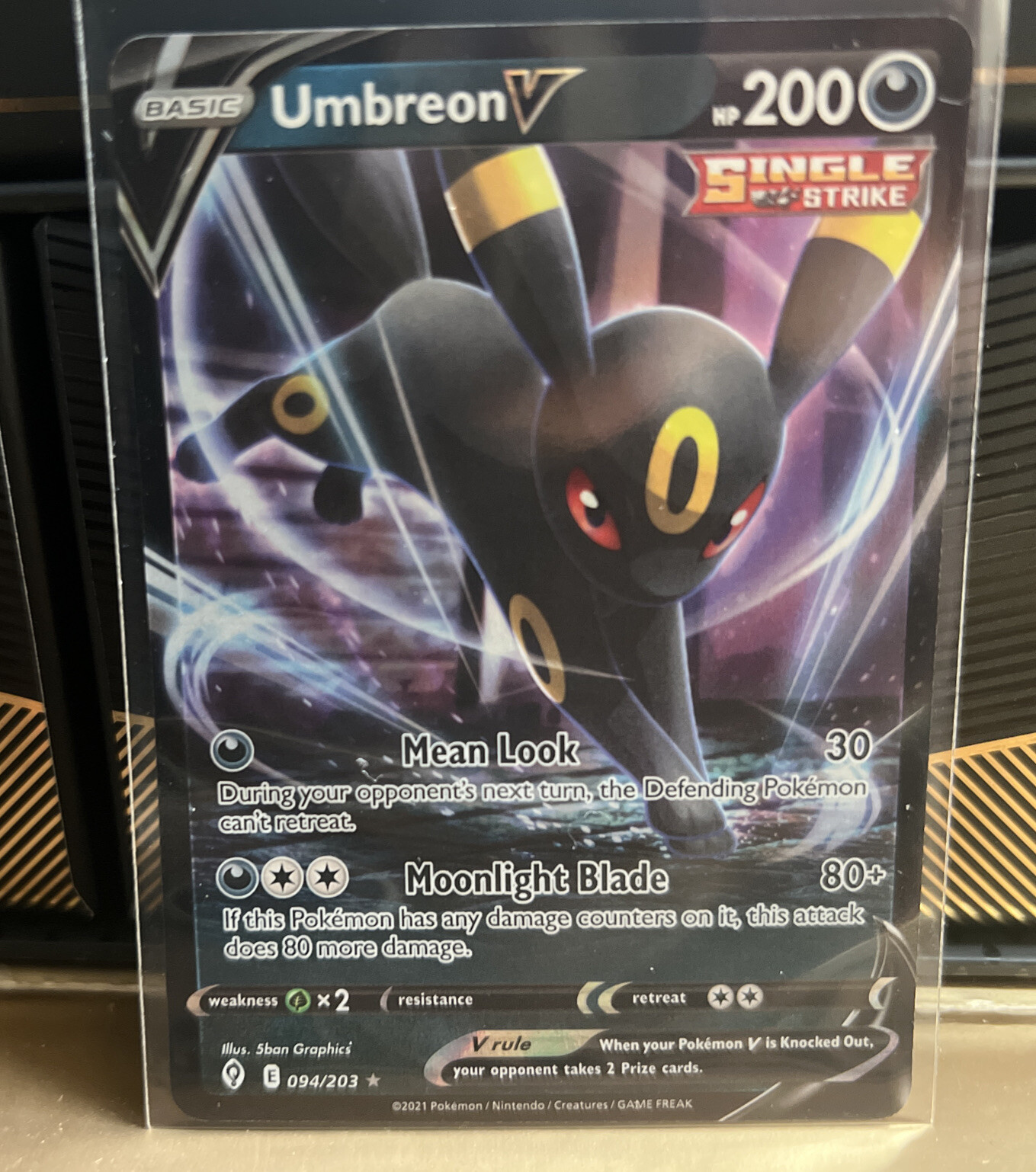 Umbreon V 094/203 Evolving Skies NM Full Art Ultra Rare Pokemon Card + Eevee
