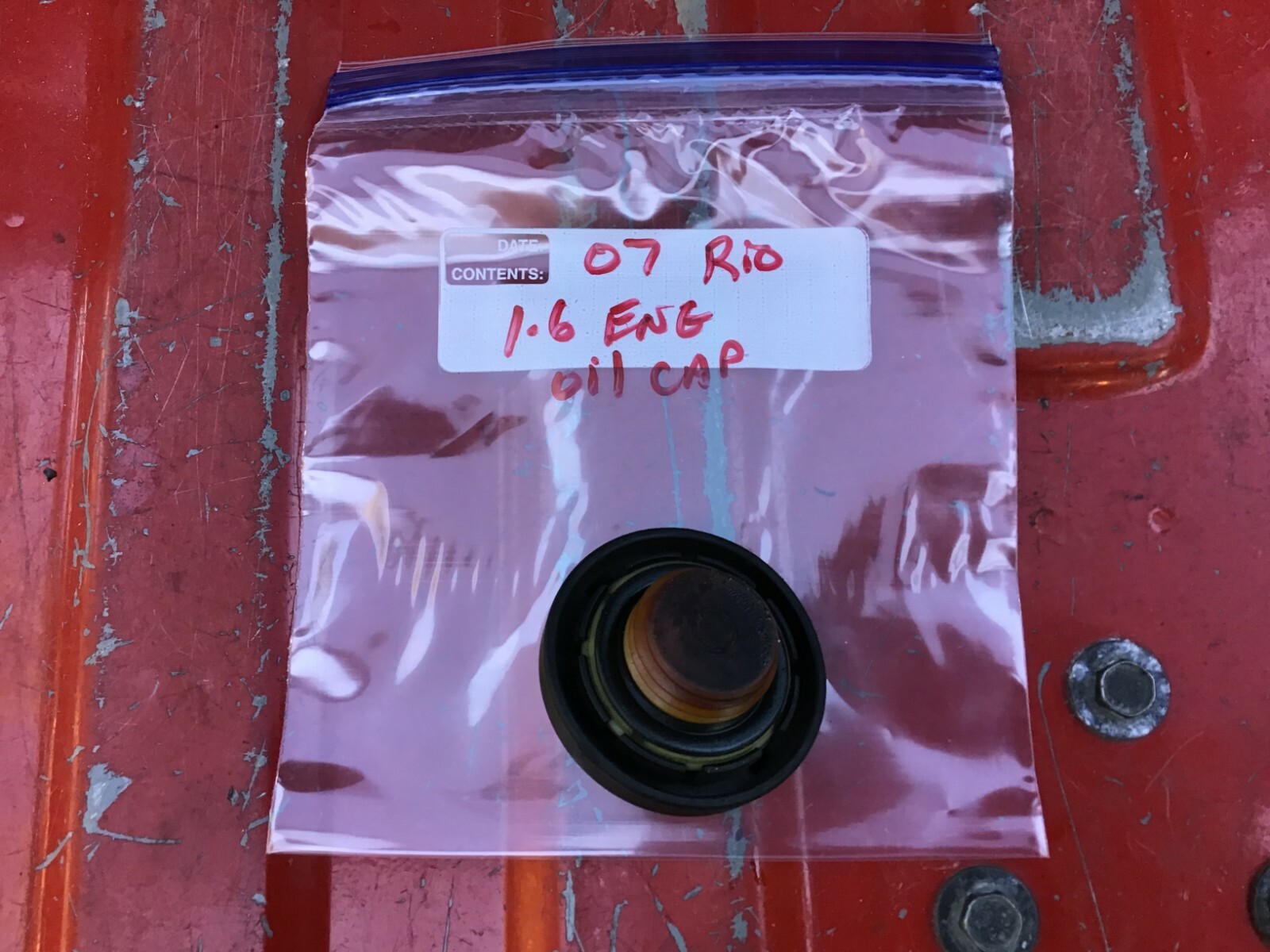 OIL CAP TOP LID COVER OFF MOTOR 1.6 ENGINE OIL VALVE COVER 06 07 08 09