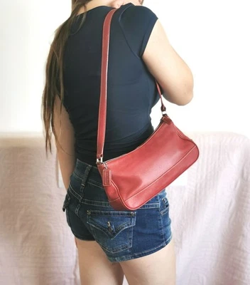❤️ Vintage Coach Hamptons Leather Demi Baguette Shoulder Bag – 7587 - Image 1 of 4